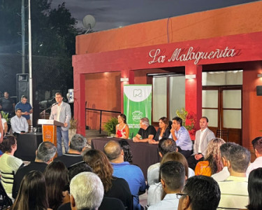 MALAGUEÑO ENTREGO LOS CRÉDITOS DEL BANCO DE LA GENTE Y DEL PROGRAMA VIDA DIGNA