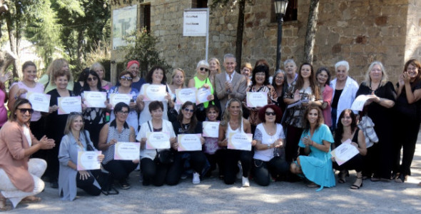 MES DE LA MUJER: EL INTENDENTE RECONOCIÓ A MUJERES DE LA CIUDAD