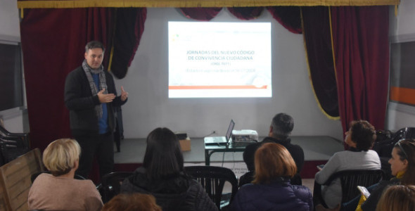 CONTINÚAN LAS CAPACITACIONES SOBRE EL NUEVO CÓDIGO DE CONVIVENCIA CIUDADANA PARA LOS CENTROS VECIN