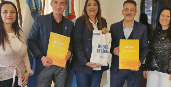SE REALIZÓ LA FIRMA DE CONVENIO JUNTO CON LA INSTITUCIÓN CERVANTES