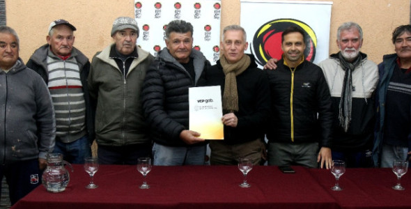 EL INTENDENTE ESTEBAN AVILÉS VISITÓ EL CLUB SPORTIVO RIVADAVIA EN DISTRITO OESTE