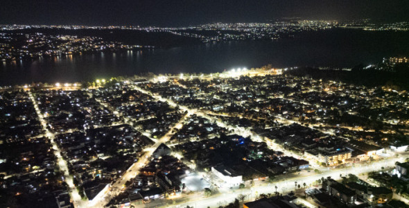SE AGREGARÁ UN 50 % MÁS DE LUMINARIAS,  LOGRANDO LA MISMA POTENCIA LUMÍNICA EN TODA LA CIUDAD