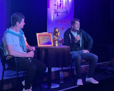 LUIS MARTÍN, EL PREPARADOR FÍSICO DE LA SELECCIÓN ARGENTINA DE FÚTBOL, DISERTÓ EN CARLOS PAZ