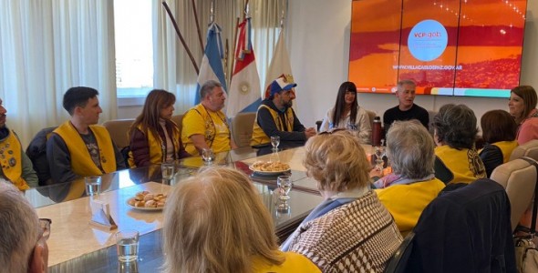 EL INTENDENTE RECIBIÓ AL CLUB DE LEONES LAGO SAN ROQUE