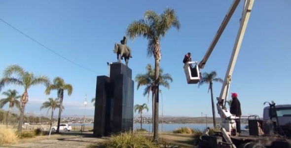 SERVICIOS PÚBLICOS: SE REALIZAN TRABAJOS EN VÍA PÚBLICA, LIMPIEZA, MANTENIMIENTO, PODA Y CORTE DE
