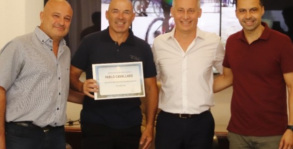 EL INTENDENTE ESTEBAN AVILÉS RECONOCIÓ AL DEPORTISTA PABLO CAVALLARO