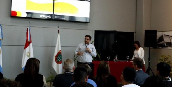 LA MUNICIPALIDAD DE VILLA CARLOS PAZ HIZO ENTREGA DE CERTIFICADOS DE LOS TALLERES DE UNIVERSIDADES P