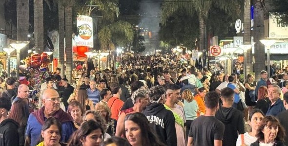 CARLOS PAZ VIVIÓ EL MEJOR FIN DE SEMANA DE ENERO