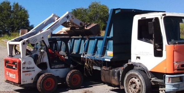 SERVICIOS PÚBLICOS: CONTINÚAN LOS ARREGLOS DE CALLES DE TIERRA