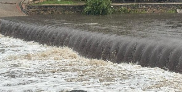 INGRESO DE CRECIENTES Y ALERTA AMARILLA POR TORMENTAS EN VILLA CARLOS PAZ