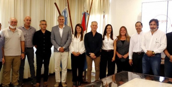 EL MUNICIPIO DE VILLA CARLOS PAZ FIRMÓ UN CONVENIO CON GEOCYCLE PARA LA INCORPORACIÓN DE NUEVA MAQ