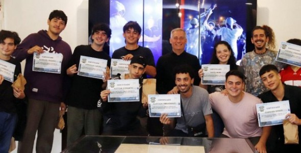 EL INTENDENTE ESTEBAN AVILÉS RECIBIÓ A JÓVENES CARLOSPACENSES REPRESENTANTES DEL FREESTYLE PROVIN