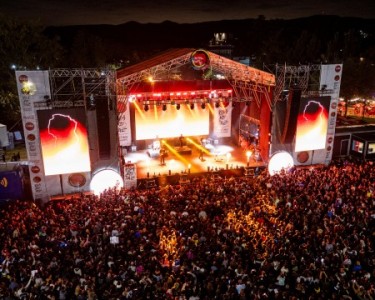MÁS DE 40 MIL PERSONAS VIBRARON CON LUCK RA EN UN SHOW INOLVIDABLE EN CARLOS PAZ