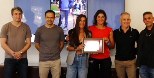 EL INTENDENTE ESTEBAN AVILÉS RECONOCIÓ A VIVIANA PARDO POR SU MUNDIAL DE TRAIL RUNNING