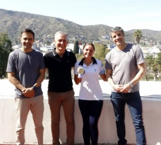 EL INTENDENTE ESTEBAN AVILÉS RECIBIÓ A LA DEPORTISTA ANA BROUWER DE KONING LUEGO DE SU PARTICIPACI