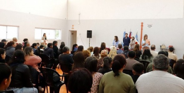 EL MUNICIPIO DE VILLA CARLOS PAZ ENTREGÓ 35 ESCRITURAS SOCIALES A FAMILIAS DEL BARRIO COLINAS