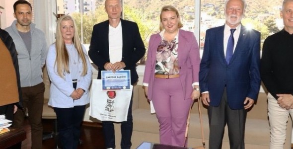 FERIA INTERNACIONAL DEL LIBRO: VILLA CARLOS PAZ HONRA LA MEMORIA DEL ESCRITOR POLACO FLORIAN CZARNYS