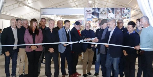 VILLA CARLOS PAZ INAUGURÓ ESTE JUEVES LA 2° EDICIÓN DE LA FERIA INTERNACIONAL DEL LIBRO “IDENTI