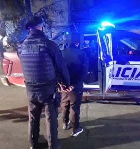 DETIENEN A DOS HOMBRES POR ROBO EN CETROGAR DE VILLA CARLOS PAZ 
