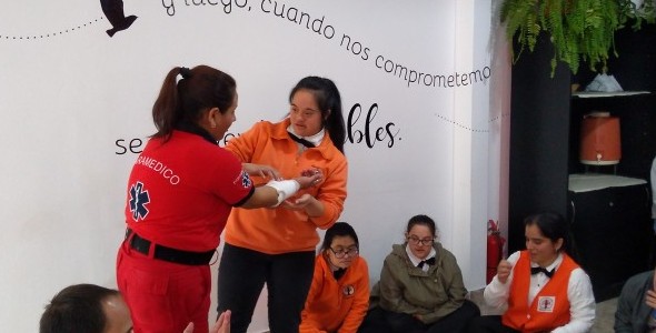 Los chicos de Albergo Ético recibieron un taller en primeros auxilios