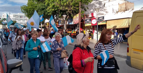 Carlos Paz se sumó a la marcha por Mauricio Macri