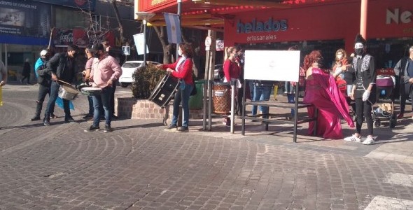 Artistas de Villa Carlos Paz se manifestaron en el centro 