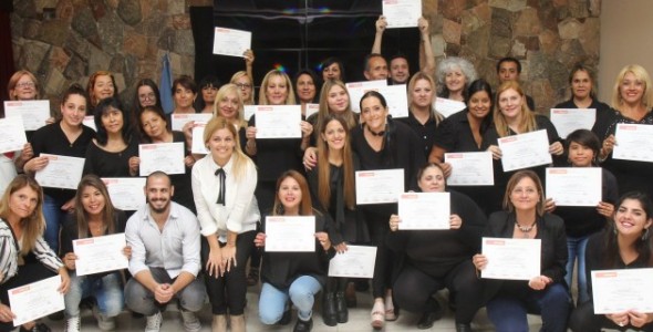 Entregaron certificados del taller de lenguas de señas