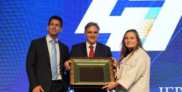 EN EL ANIVERSARIO DE LA FUNDACIÓN MEDITERRÁNEA, LLARYORA REITERÓ SU PEDIDO DE BAJAR LAS RETENCION