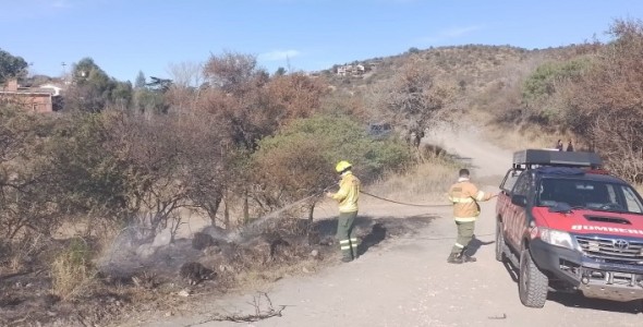 INCENDIO EN CUESTA BLANCA EN UNA ZONA RURAL 