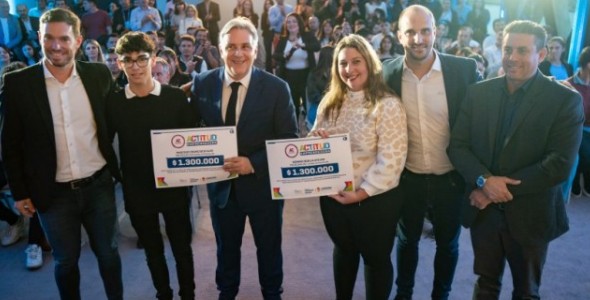 LLARYORA ENTREGÓ CRÉDITOS SIN INTERÉS A JÓVENES EMPRENDEDORES