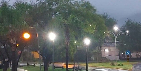 LLUVIAS INTENSAS SOBRE VILLA CARLOS PAZ: SE ESPERAN CRECIENTES PARA LAS PRÓXIMAS HORAS