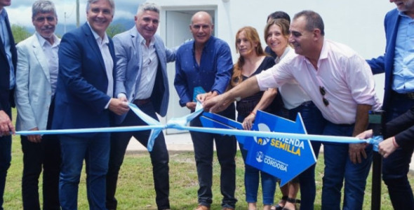 LLARYORA INAUGURÓ OBRAS Y ANUNCIÓ INVERSIONES PARA VILLA LAS ROSAS Y NONO
