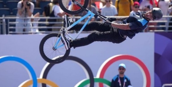 A UN AÑO DEL ORO: EL RECUERDO IMBORRABLE DE LA HAZAÑA DE “MALIGNO” TORRES EN PARÍS