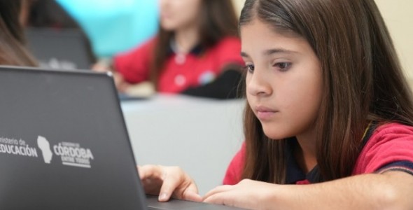 NETBOOKS ESCOLARES: LA PROVINCIA AVANZA CON LA COMPRA DE 40.000 UNIDADES