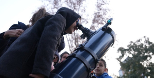 PLAZA CIELO TIERRA INVITA A UNA NOCHE PARA EXPLORAR EL ESPACIO