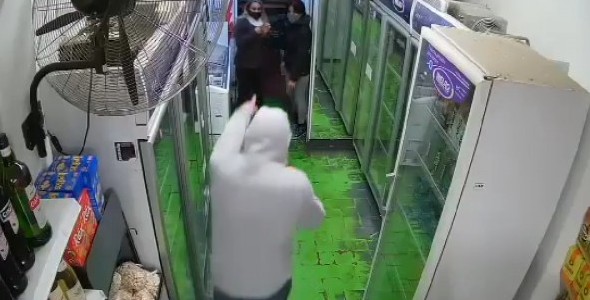Robaron a mano armada en un minimercado de la ciudad