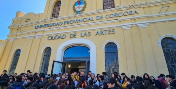 LA UNIVERSIDAD PROVINCIAL A LA VANGUARDIA CON CARRERAS UNIVERSITARIAS EMPRESARIALES Y TECNOLÓGICAS