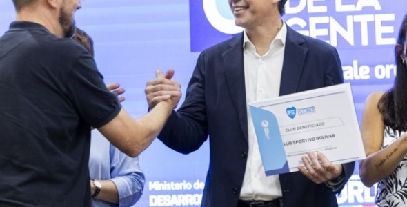 LA PROVINCIA ENTREGÓ CRÉDITOS Y APORTES A VECINOS E INSTITUCIONES DE VILLA CARLOS PAZ