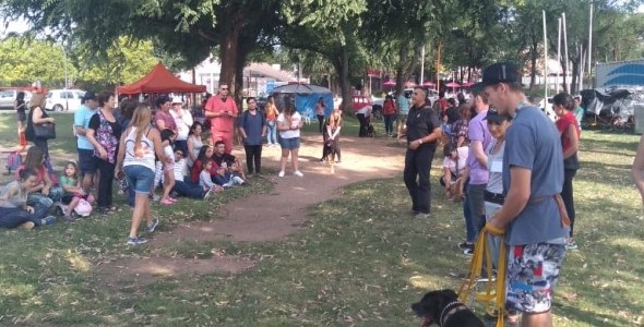 Exitosa jornada de adiestramiento canino y adopcion