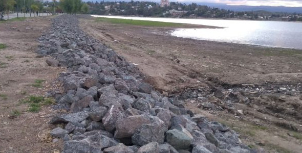 Avanza la reparación de la costanera 