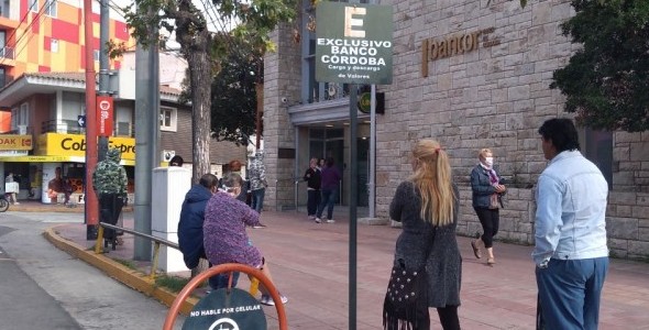 Plantean demarcar las veredas en establecimientos públicos concurridos 