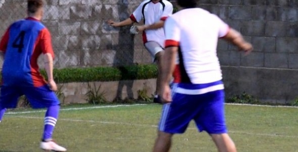 Centro de Empleados de Comercio juega al fútbol
