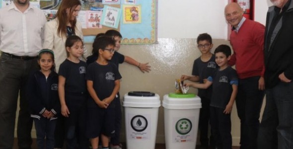 Entrega de cestos diferenciados en colegios de la ciudad