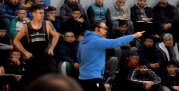 Bolívar realizó una clínica de básquet