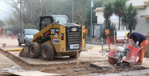 Obras de cloacas en barrio Santa Rita