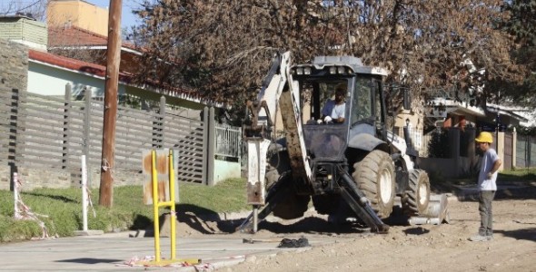 PLAN DE CONECTIVIDAD ESTRATÉGICA: AVANZA LA OBRA DE PAVIMENTADO EN BARRIO PLAYAS DE ORO