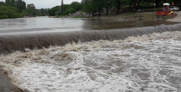 Llegó la esperada creciente a los ríos de Carlos Paz