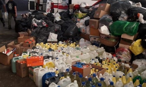 Bomberos entregaron las donaciones para Chaco