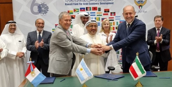 Schiaretti y Perotti firmaron en Kuwait el crédito para iniciar el acueducto Santa Fe – Córdoba