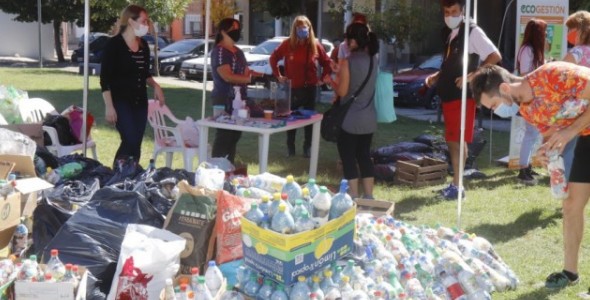 Nueva jornada de ecocanje en la plaza Belgrano